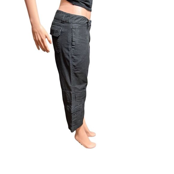 Women mid rise black cargo crop capris pants M - Picture 7 of 7